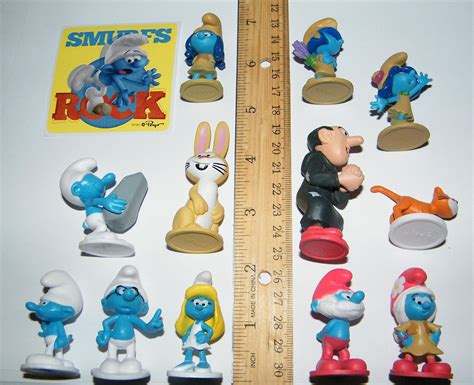 Amazon.com: Smurfs Lost Village Figures.